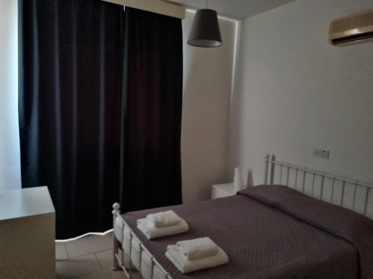 Cosy One Bedroom Apartment In Pafos Esterno foto